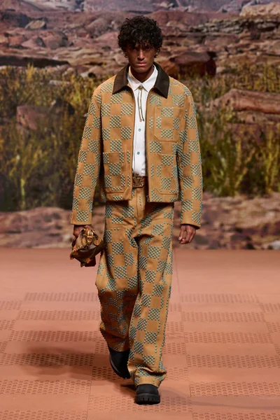 Look 35